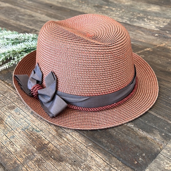 Delux Accessories - ⭐️HOST PICK!⭐️ Delux women’s woven fedora hat - NEW with tags